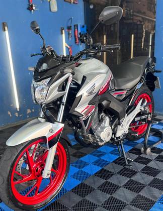 HONDA CB TWISTER 